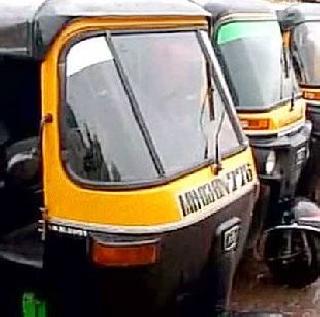 Amritite rickshaw driver gets absconding from court | अमराठी रिक्षा चालकांना कोर्टाकडून अभय Amritite rickshaw driver gets absconding from court | अमराठी रिक्षा चालकांना कोर्टाकडून अभय
