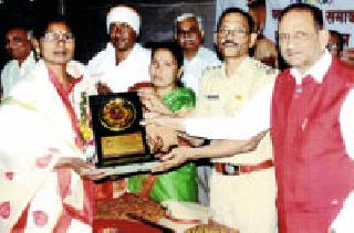 Creating an addictive society requires time | व्यसनमुक्त समाज घडविणे काळाची गरज Creating an addictive society requires time | व्यसनमुक्त समाज घडविणे काळाची गरज