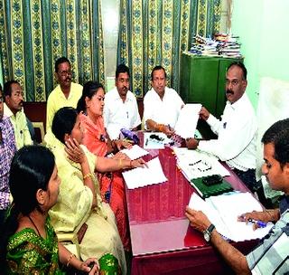 Seven people took the post for Mayor's post | महापौर पदासाठी सात जणांनी घेतले अर्ज Seven people took the post for Mayor's post | महापौर पदासाठी सात जणांनी घेतले अर्ज