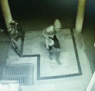 Burglars in the Kharghar's Adaraj Garden building | खारघरमधील अधिराज गार्डन इमारतीमध्ये घरफोडी Burglars in the Kharghar's Adaraj Garden building | खारघरमधील अधिराज गार्डन इमारतीमध्ये घरफोडी