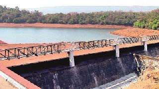 The water level in the Radhanagari dam is half | राधानगरी धरणातील पाणीसाठा निम्म्यावर The water level in the Radhanagari dam is half | राधानगरी धरणातील पाणीसाठा निम्म्यावर
