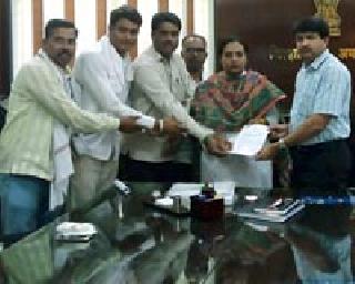 Start the purchase center in the Naphade area | तिवस्यात नाफेडचे खरेदी केंद्र सुरू करा