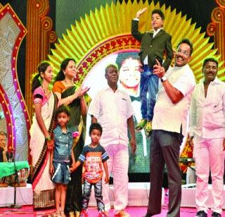 To maintain and maintain every folk art | प्रत्येक लोककला टिकविण्याचे आणि जोपासण्याचे काम करणार To maintain and maintain every folk art | प्रत्येक लोककला टिकविण्याचे आणि जोपासण्याचे काम करणार