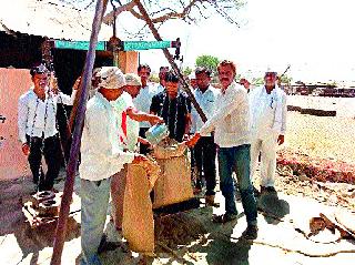 With the help of the Government, the purchase of tur | शासनाची हमीभावाने येवल्यात तूर खरेदी वेगात