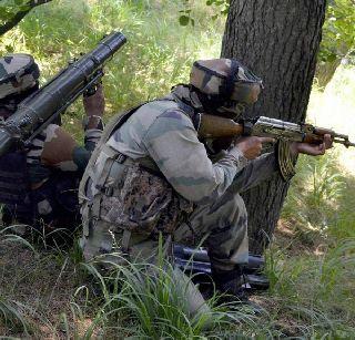 Constable Shaheed encounter in Tral, two terrorists killed | त्रालमधील चकमकीत कॉन्स्टेबल शहीद, दोन दहशतवादी ठार Constable Shaheed encounter in Tral, two terrorists killed | त्रालमधील चकमकीत कॉन्स्टेबल शहीद, दोन दहशतवादी ठार