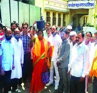 Front for Municipal Corporation | पाण्यासाठी महापालिकेवर मोर्चा Front for Municipal Corporation | पाण्यासाठी महापालिकेवर मोर्चा