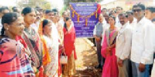 Deshastha support for ideal villages! | आदर्श गावांसाठी हवे ग्रामस्थांचे सहकार्य! Deshastha support for ideal villages! | आदर्श गावांसाठी हवे ग्रामस्थांचे सहकार्य!