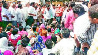 The owner of the grape trader's suicide | द्राक्ष व्यापाऱ्याच्या मुनीमाची आत्महत्त्या The owner of the grape trader's suicide | द्राक्ष व्यापाऱ्याच्या मुनीमाची आत्महत्त्या