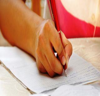 Piles of false marks and scrap of certificates | खोट्या मार्कांचे ढीग आणि सर्टिफिकेट्सची रद्दी Piles of false marks and scrap of certificates | खोट्या मार्कांचे ढीग आणि सर्टिफिकेट्सची रद्दी