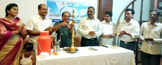 Inauguration of the Country Cow Corner Center in Sawantwadi | सावंतवाडीत देशी गायदूध केंद्राचे उद्धाटन Inauguration of the Country Cow Corner Center in Sawantwadi | सावंतवाडीत देशी गायदूध केंद्राचे उद्धाटन