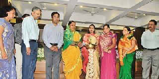 Be active to prevent feminism | स्त्रीभू्रणहत्या रोखण्यास सक्रिय व्हा Be active to prevent feminism | स्त्रीभू्रणहत्या रोखण्यास सक्रिय व्हा