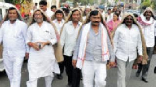 Speakers wearing glasses | सभापतींनी पांघरले घोंगडे