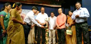 Sauravwadi will be installed in a women bhavan | सावंतवाडीमध्ये महिलाभवन उभारणार Sauravwadi will be installed in a women bhavan | सावंतवाडीमध्ये महिलाभवन उभारणार