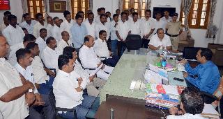 In case of non-receipt of subsidy, the bank will stop the transaction | अनुदान न मिळाल्यास बँकेचे व्यवहार बंद पाडणार