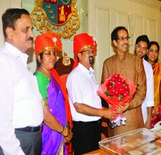 Wrist emphasis ... | मनगटातील जोर दाखवला... Wrist emphasis ... | मनगटातील जोर दाखवला...