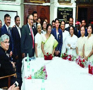 Crusades to be started in high court | उच्च न्यायालयात सुरू होणार पाळणाघर