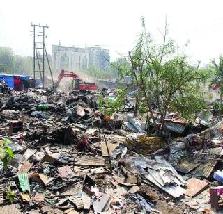 Shoulder colonies slum landslide | खांदा वसाहतीतील झोपडपट्टी जमीनदोस्त