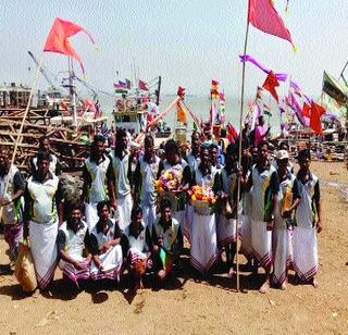 Holi for Koli brothers for Holi | होळीसाठी कोळी बांधवांची लगबग Holi for Koli brothers for Holi | होळीसाठी कोळी बांधवांची लगबग