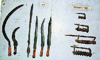An opportunity to learn the weapons of Shiva | शिवकालीन शस्त्रे जाणून घेण्याची संधी An opportunity to learn the weapons of Shiva | शिवकालीन शस्त्रे जाणून घेण्याची संधी