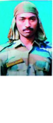 Waiting for Deepak Ghadge's family | दीपक घाडगे यांच्या पार्थिवाची प्रतीक्षा Waiting for Deepak Ghadge's family | दीपक घाडगे यांच्या पार्थिवाची प्रतीक्षा