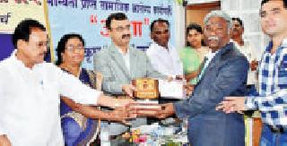Anandibai Joshi Award for Thiroda Sub-District Hospitalality | तिरोडा उपजिल्हा रूग्णालयास आनंदीबाई जोशी पुरस्कार Anandibai Joshi Award for Thiroda Sub-District Hospitalality | तिरोडा उपजिल्हा रूग्णालयास आनंदीबाई जोशी पुरस्कार