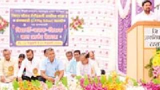 Students should be taught mother tongue! | विद्यार्थ्यांना मातृभाषेतून शिक्षण द्यावे! Students should be taught mother tongue! | विद्यार्थ्यांना मातृभाषेतून शिक्षण द्यावे!