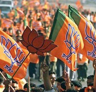 Front of BJP for Manipur's first government | मणिपूरमध्ये भाजपची पहिल्या सरकारसाठी मोर्चेबांधणी Front of BJP for Manipur's first government | मणिपूरमध्ये भाजपची पहिल्या सरकारसाठी मोर्चेबांधणी