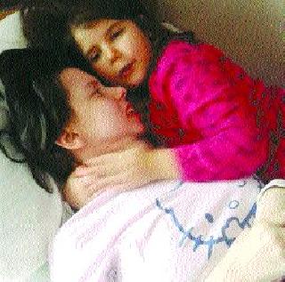 After seven years of humiliation, she saw her daughter for the first time | सात वर्षांच्या कोमानंतर तिने तिची मुलगी पहिल्यांदा पाहिली After seven years of humiliation, she saw her daughter for the first time | सात वर्षांच्या कोमानंतर तिने तिची मुलगी पहिल्यांदा पाहिली