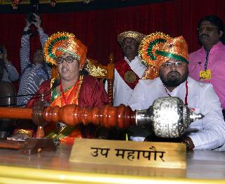 Mumbai nakal dolour; The pleasure of getting power | मुंबई नाक्यावर जल्लोष; सत्ता मिळाल्याचा आनंद