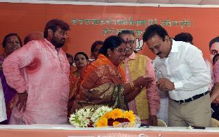 After resignation, resignation: Guardian Minister's warning | कुचराई केल्यास राजीनामे हातात : पालकमंत्र्यांचा इशारा