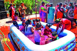 Deolali Camps 'Dulivandan' Comes Out | देवळाली कॅम्पला ‘धूलिवंदन’चा जल्लोष