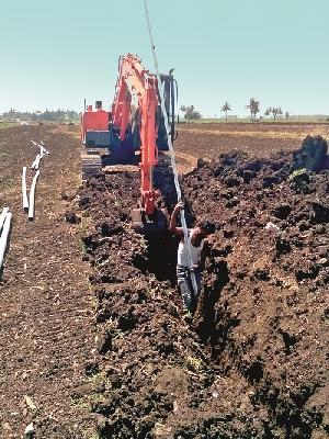 Farmers' Initiative for 'Basalt' | ‘क्षारपड’मुक्तीसाठी शेतकऱ्यांचा पुढाकार Farmers' Initiative for 'Basalt' | ‘क्षारपड’मुक्तीसाठी शेतकऱ्यांचा पुढाकार