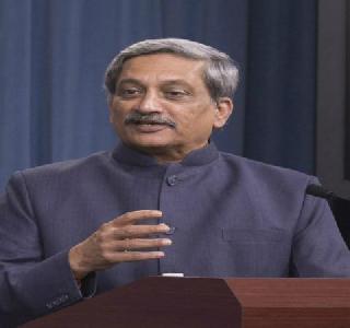 Parrikar missed the oath of office of Chief Minister | मुख्यमंत्रीपदाची शपथ घेताना पर्रिकर चुकले Parrikar missed the oath of office of Chief Minister | मुख्यमंत्रीपदाची शपथ घेताना पर्रिकर चुकले