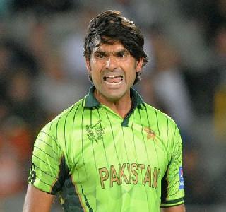 Pakistan's Mohammad Irfan trapped in spot-fixing | पाकिस्तानचा मोहम्मद इरफान स्पॉट फिक्सिंगच्या जाळ्यात Pakistan's Mohammad Irfan trapped in spot-fixing | पाकिस्तानचा मोहम्मद इरफान स्पॉट फिक्सिंगच्या जाळ्यात