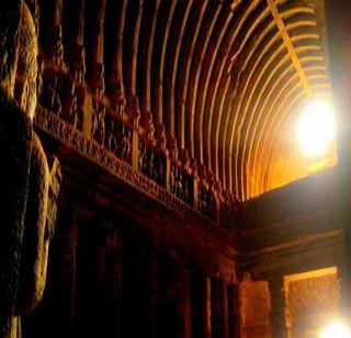 Start of radiation on Buddhist idols of the famous Vayral caves | जगप्रसिद्ध वेरूळ लेणीतील बौद्ध मूर्तीवरील किरणोत्सवास प्रारंभ Start of radiation on Buddhist idols of the famous Vayral caves | जगप्रसिद्ध वेरूळ लेणीतील बौद्ध मूर्तीवरील किरणोत्सवास प्रारंभ