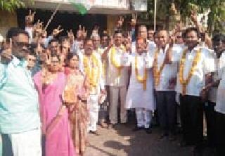 11 out of 11 Panchayat Samitis in BJP | ११ पंचायत समित्यांवर भाजप ४ काँग्रेसच्या ताब्यात