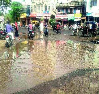 Blowing heavy rains, crops damage | बुलडाण्यात जोरदार पाऊस, पिकांचे नुकसान Blowing heavy rains, crops damage | बुलडाण्यात जोरदार पाऊस, पिकांचे नुकसान