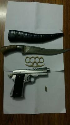 Dump racket seized by suspected dacoity | दरोड्याच्या तयारीतील संशयितांकडून गावठी कट्टा जप्त