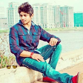 Car racer Ashwin and his wife abducted in the fire | कार रेसर अश्विन आणि त्याच्या पत्नीचा आगीमध्ये होरपळून मृत्यू