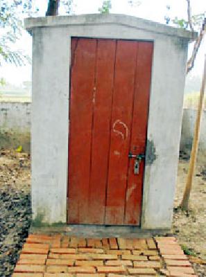 Toilets work at 68 percent | शौचालयांचे काम ६८ टक्क्यांवर