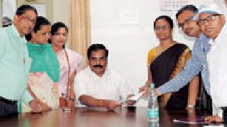 Neglect on the doctor | डॉक्टरांवरील हल्यांचा निषेध Neglect on the doctor | डॉक्टरांवरील हल्यांचा निषेध