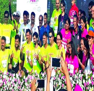 Thousands of women run for good health | उत्तम आरोग्यासाठी धावल्या हजारो महिला Thousands of women run for good health | उत्तम आरोग्यासाठी धावल्या हजारो महिला