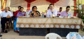 Students should be honored with Dnyanpeeth Award! | येथील विद्यार्थी ज्ञानपीठ पुरस्काराचा मानकरी व्हावा!