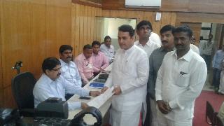 BJP's Sangram Singh Deshmukh Vrajamya as President of Sangli Zilla Parishad | सांगली जिल्हा परिषद अध्यक्षपदी भाजपचे संग्रामसिंह देशमुख विराजमान BJP's Sangram Singh Deshmukh Vrajamya as President of Sangli Zilla Parishad | सांगली जिल्हा परिषद अध्यक्षपदी भाजपचे संग्रामसिंह देशमुख विराजमान