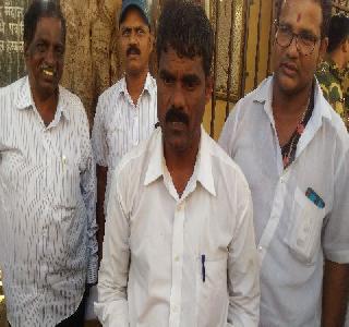 VIDEO: The attempt of suicide of a teacher of Mumbai in Washim, Mumbai | VIDEO : वाशिमच्या शिक्षकाचा मुंबईत आत्महत्येचा प्रयत्न VIDEO: The attempt of suicide of a teacher of Mumbai in Washim, Mumbai | VIDEO : वाशिमच्या शिक्षकाचा मुंबईत आत्महत्येचा प्रयत्न