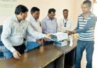 Bhamrangadat POS machine available | भामरागडात पीओएस मशीन उपलब्ध Bhamrangadat POS machine available | भामरागडात पीओएस मशीन उपलब्ध