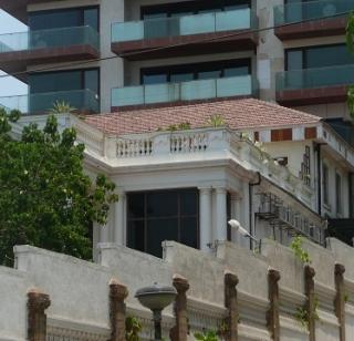 Shahrukh's Vernant Bungalow Against Controversy | शाहरुखचा मन्नत बंगला पुन्हा वादाच्या भोव-यात Shahrukh's Vernant Bungalow Against Controversy | शाहरुखचा मन्नत बंगला पुन्हा वादाच्या भोव-यात