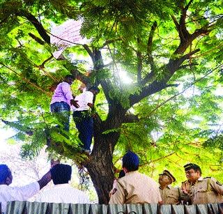 Washim teacher's suicide attempt | वाशिमच्या शिक्षकाचा आत्महत्येचा प्रयत्न Washim teacher's suicide attempt | वाशिमच्या शिक्षकाचा आत्महत्येचा प्रयत्न