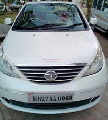 Municipal vehicles are owned by a private person | मनपाचे वाहन खासगी व्यक्तीच्या दिमतीला Municipal vehicles are owned by a private person | मनपाचे वाहन खासगी व्यक्तीच्या दिमतीला