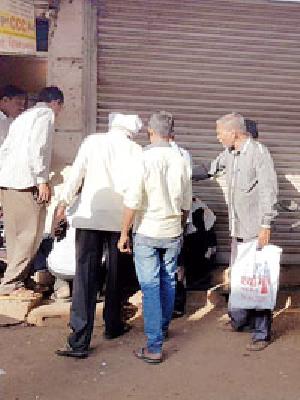 Shop gates and mobile tower seals | दुकान गाळे व मोबाईल टॉवर सील